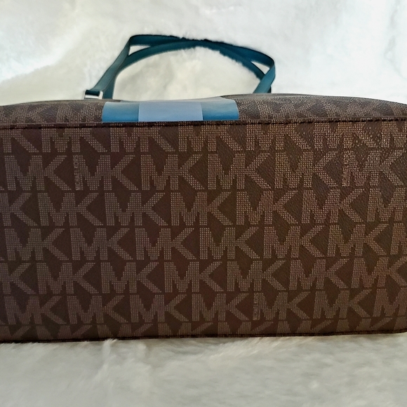 Michael Kors purse NWT - Picture 4 of 11